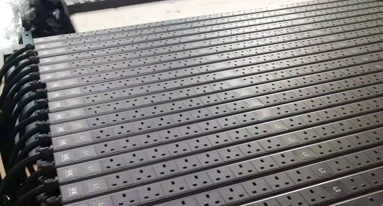 3Phase 32A 24 way UK socket