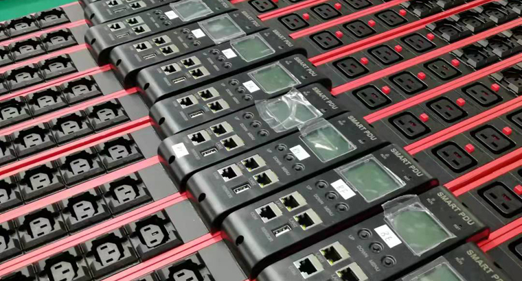 33xICE C13 locking 9xICE C19 locking, 3 Phase 32A Monitored Red PDU